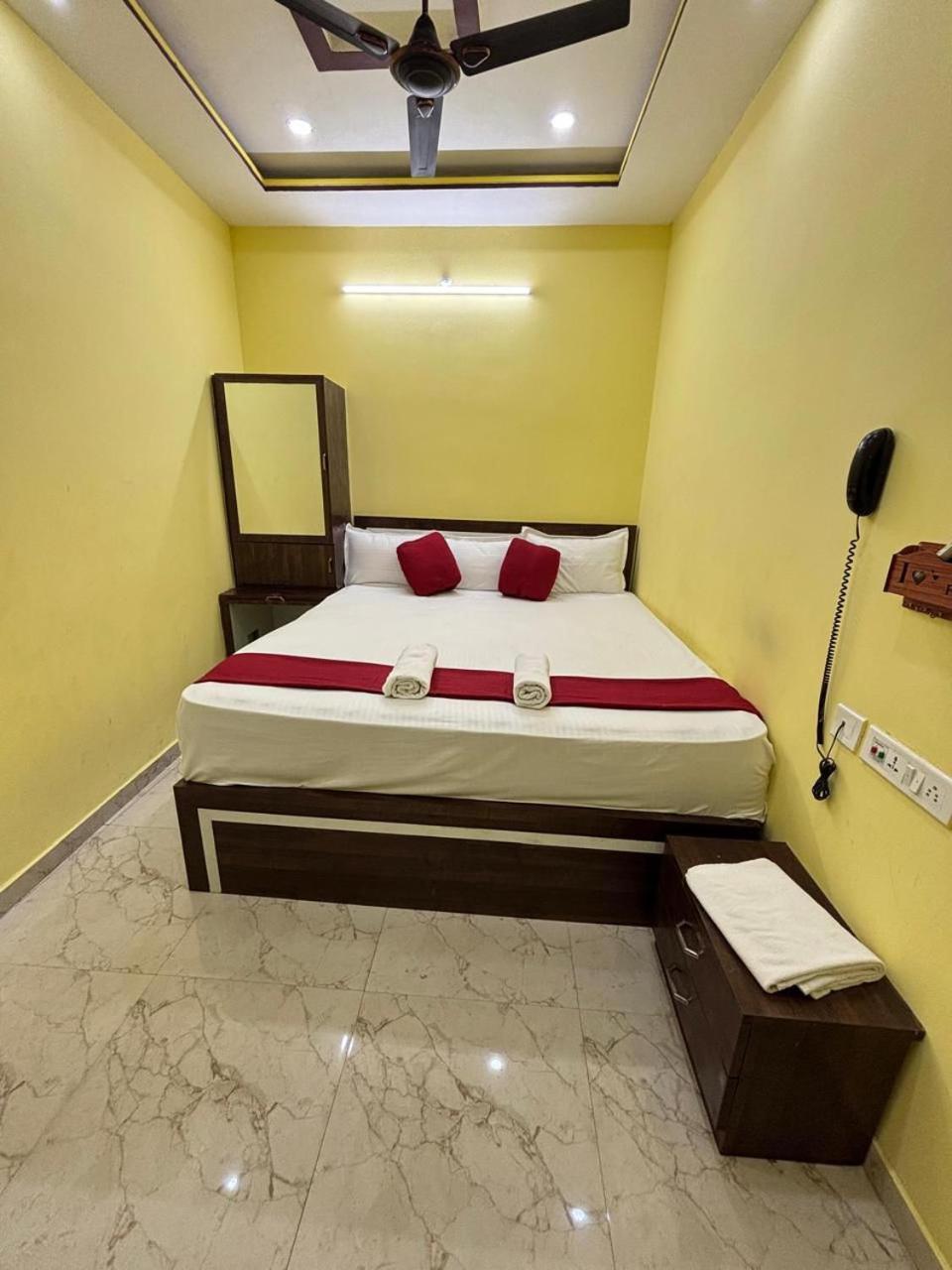 Hotel O Marquis Guest House Calcuta Exterior foto